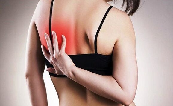 sāpes zem kreisās lāpstiņas no muguras